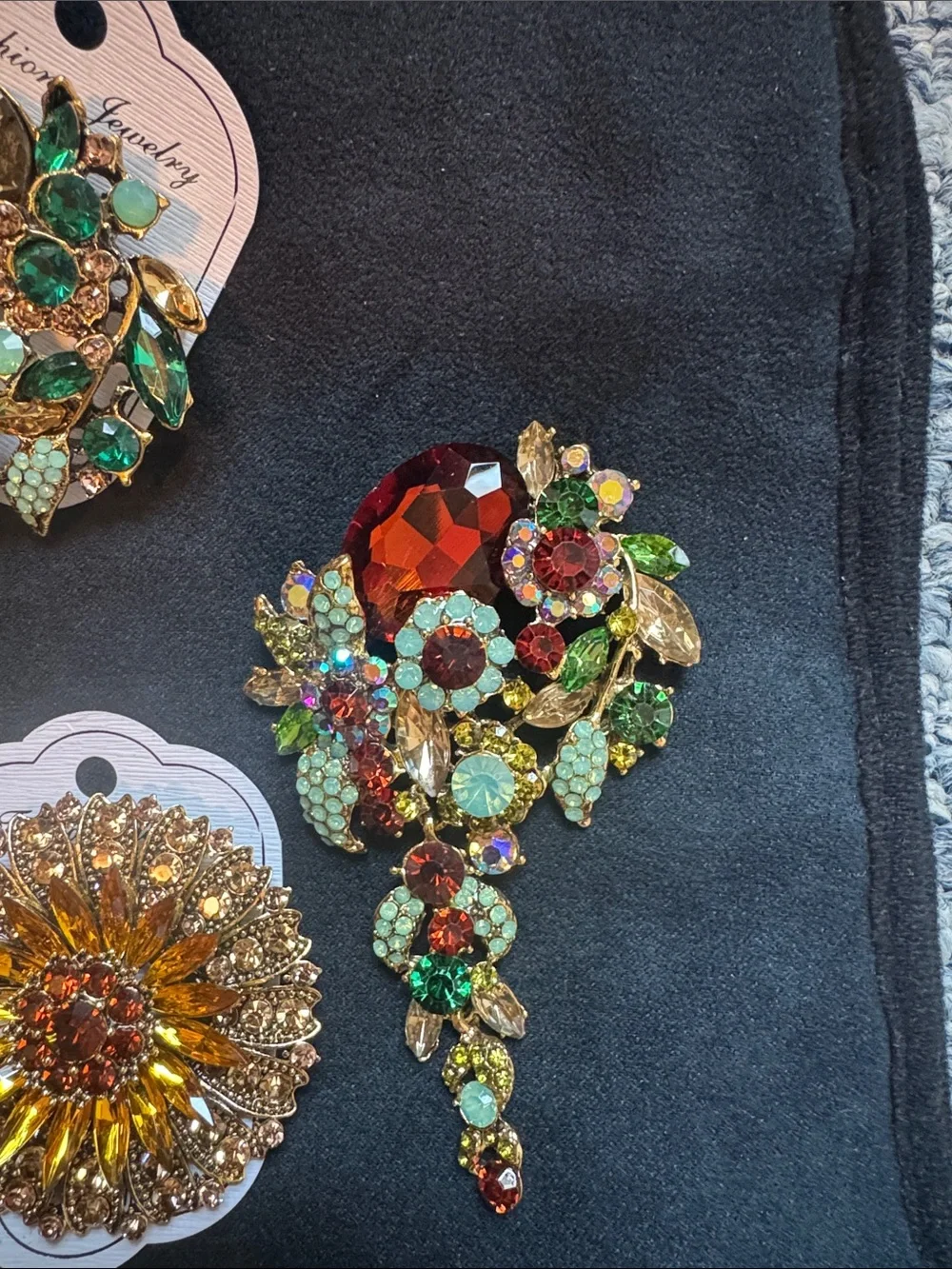 Multicolor Fashion Brooches